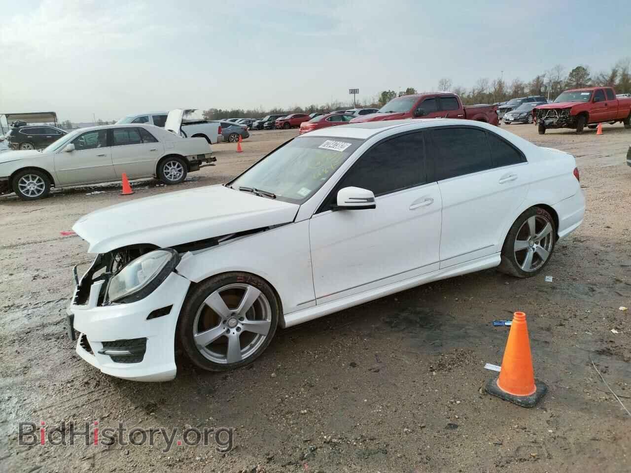 Фотография WDDGF4HB7EA966184 - MERCEDES-BENZ C-CLASS 2014