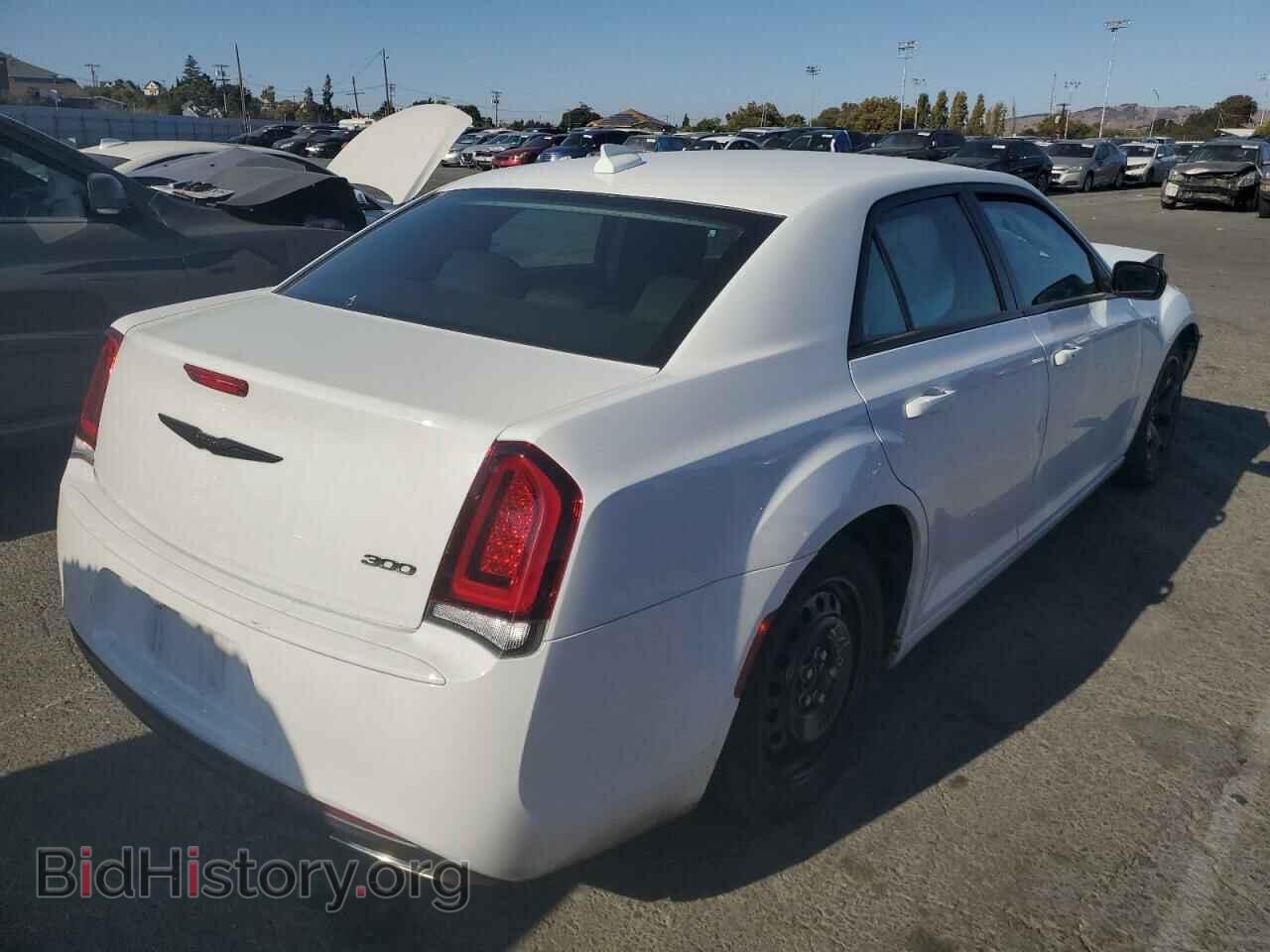 2021 CHRYSLER 300 - VIN: 2C3CCAAG3MH609255 - Фото 3