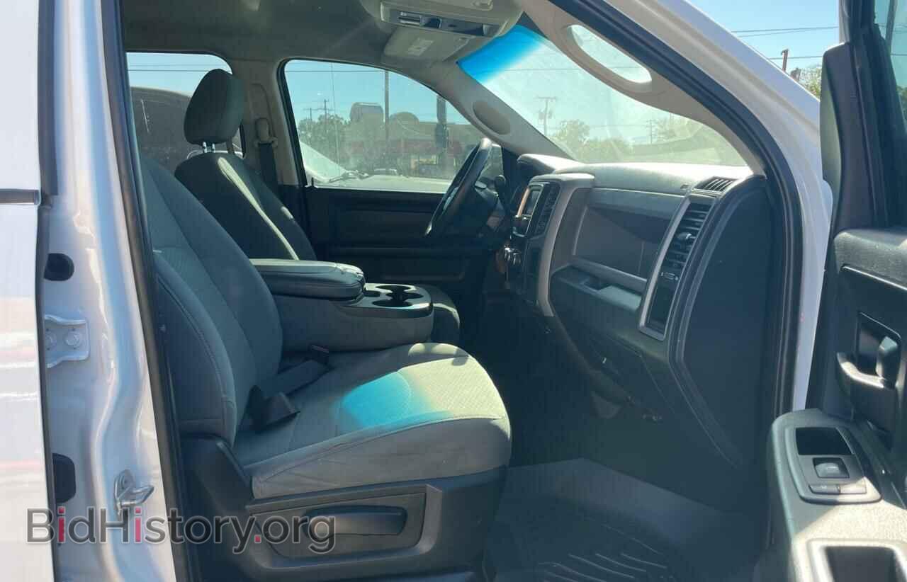 2018 RAM All Models - VIN: 3C6UR5CL5JG379849 - Фото 5
