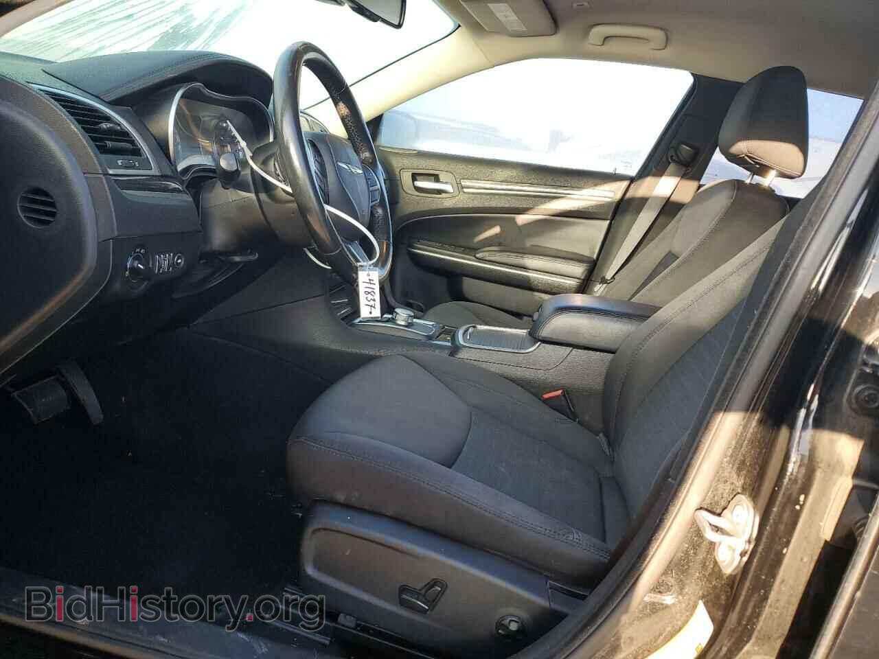 2019 CHRYSLER 300 - VIN: 2C3CCAAG7KH602077 - Фото 7