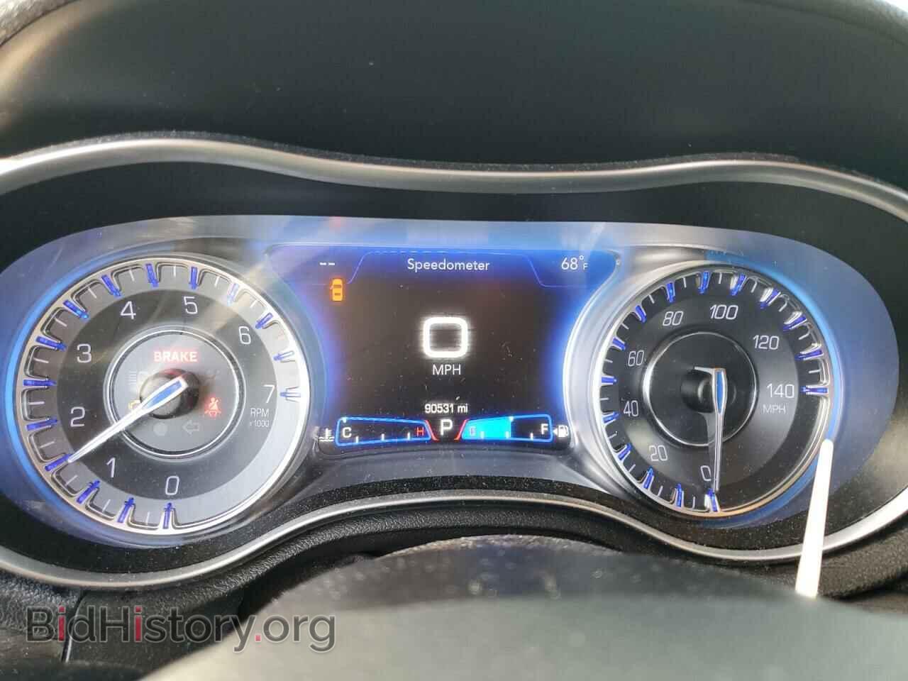 2019 CHRYSLER 300 - VIN: 2C3CCAAG7KH602077 - Фото 9