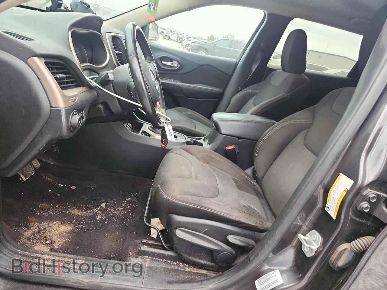 2016 Jeep CHEROKEE (VIN 1C4PJLCB8GW258994) — фото 7 из 13