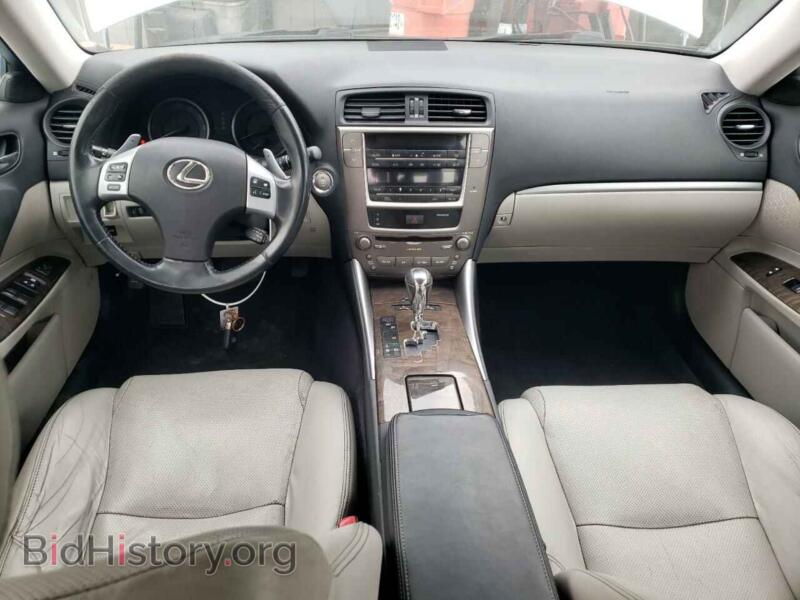 2011 Lexus IS (VIN JTHBF5C23B5133387) — фото 8 из 12