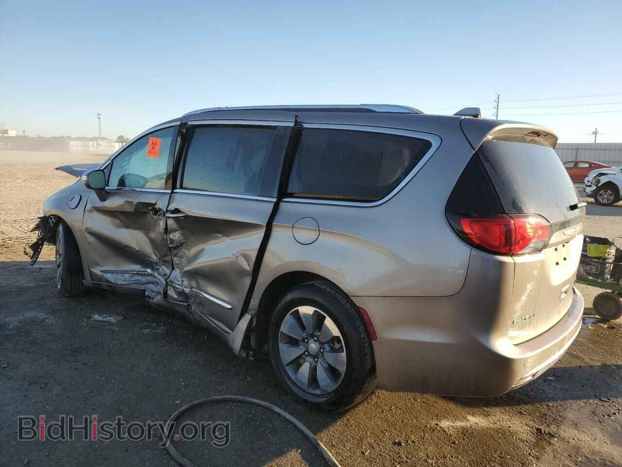 2018 CHRYSLER PACIFICA - VIN: 2C4RC1N75JR290947 - Photo 2