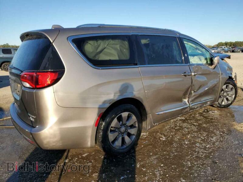 2018 Chrysler PACIFICA (VIN 2C4RC1N75JR290947) — фото 3 из 13