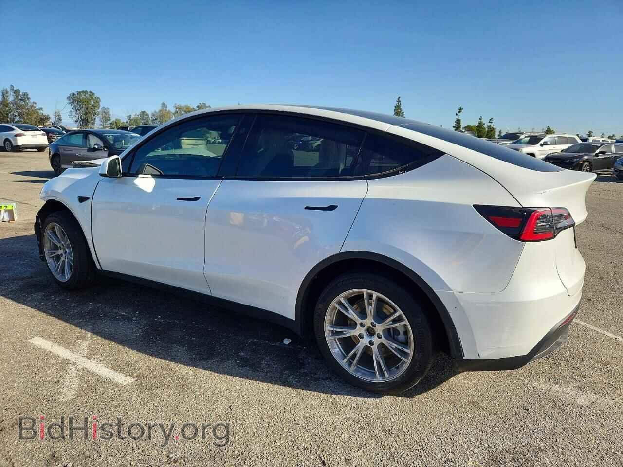 2023 TESLA MODEL Y - VIN: 7SAYGDEDXPF977551 - Фото 2