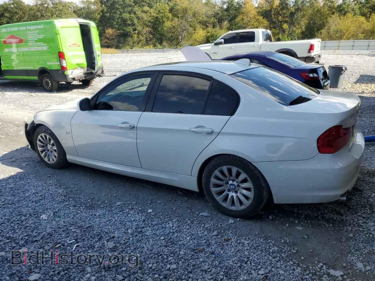 2009 BMW 3 SERIES - VIN: WBAPH57569NL77886 - Фото 2