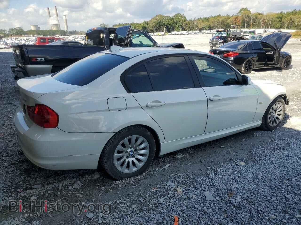 2009 BMW 3 SERIES - VIN: WBAPH57569NL77886 - Фото 3