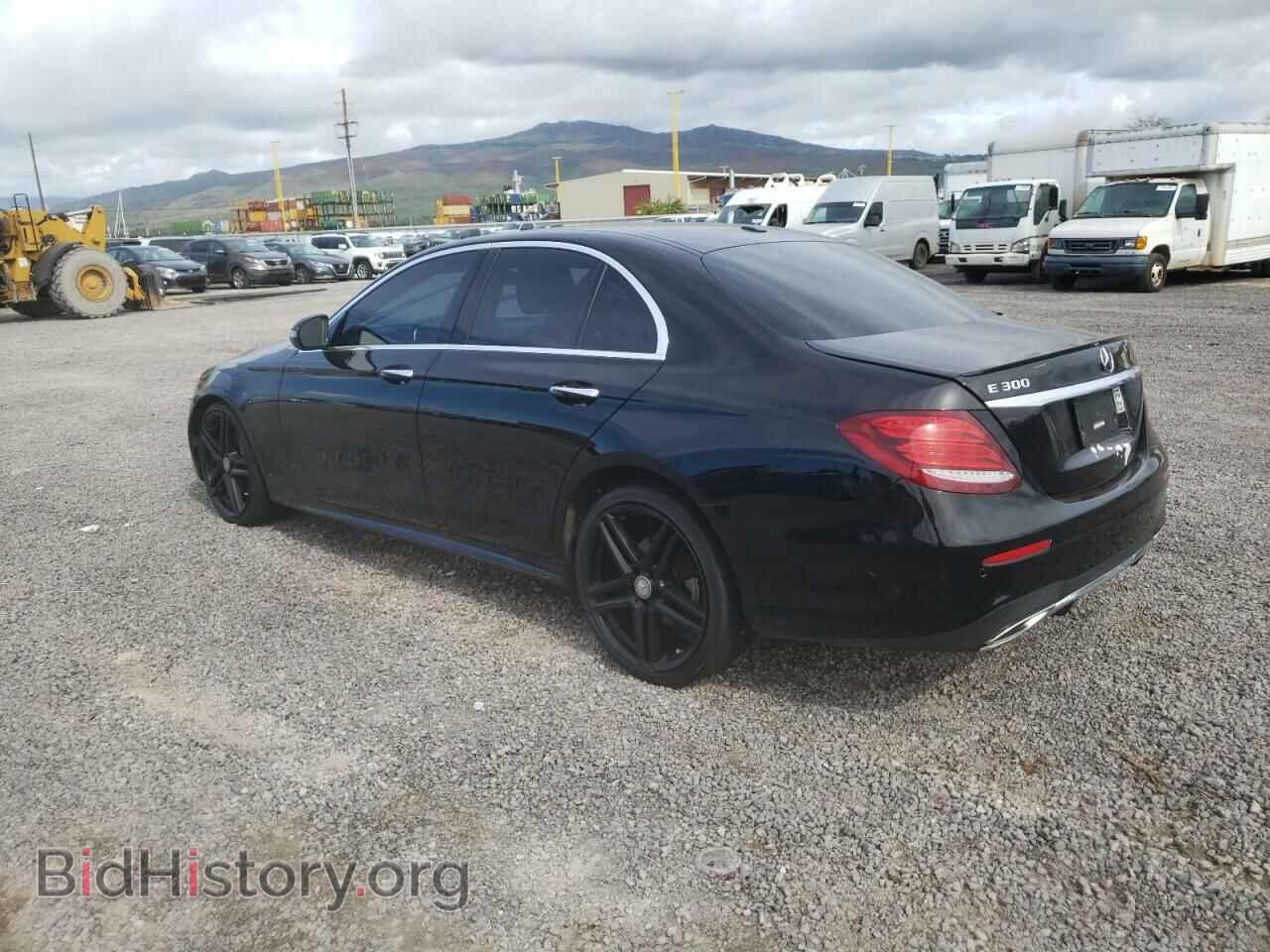2017 MERCEDES-BENZ E-CLASS - VIN: WDDZF4JB9HA042515 - Фото 2