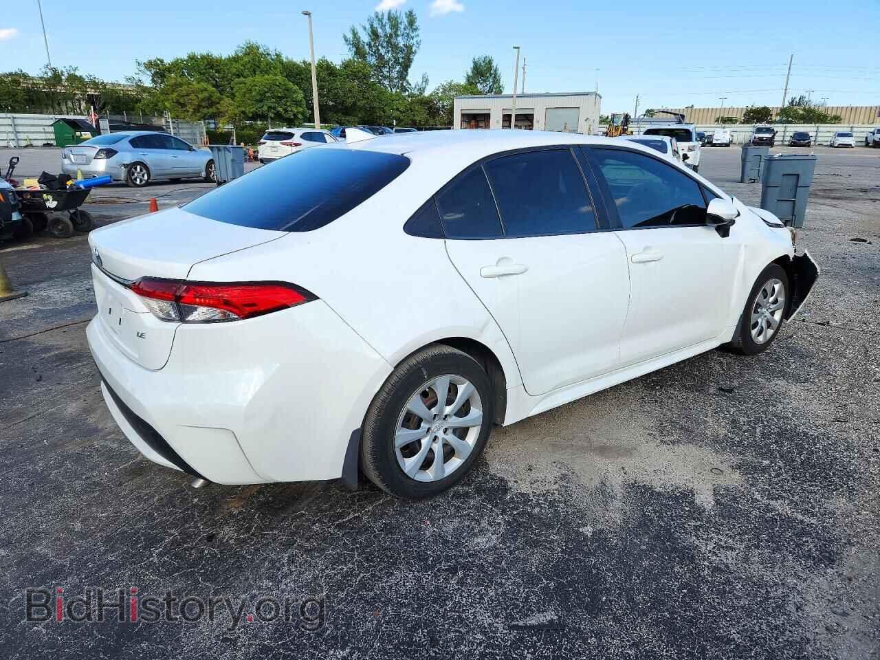2021 Toyota COROLLA (VIN JTDEPMAE6MJ126236) — фото 3 из 14