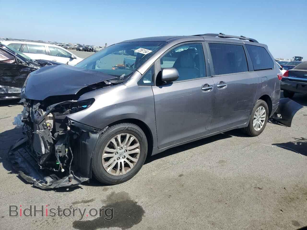 Photo 5TDYZ3DC8HS866780 - TOYOTA All Models 2017