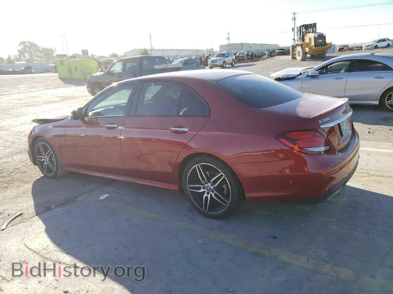 2019 MERCEDES-BENZ E-CLASS - VIN: WDDZF4JB8KA607196 - Фото 2