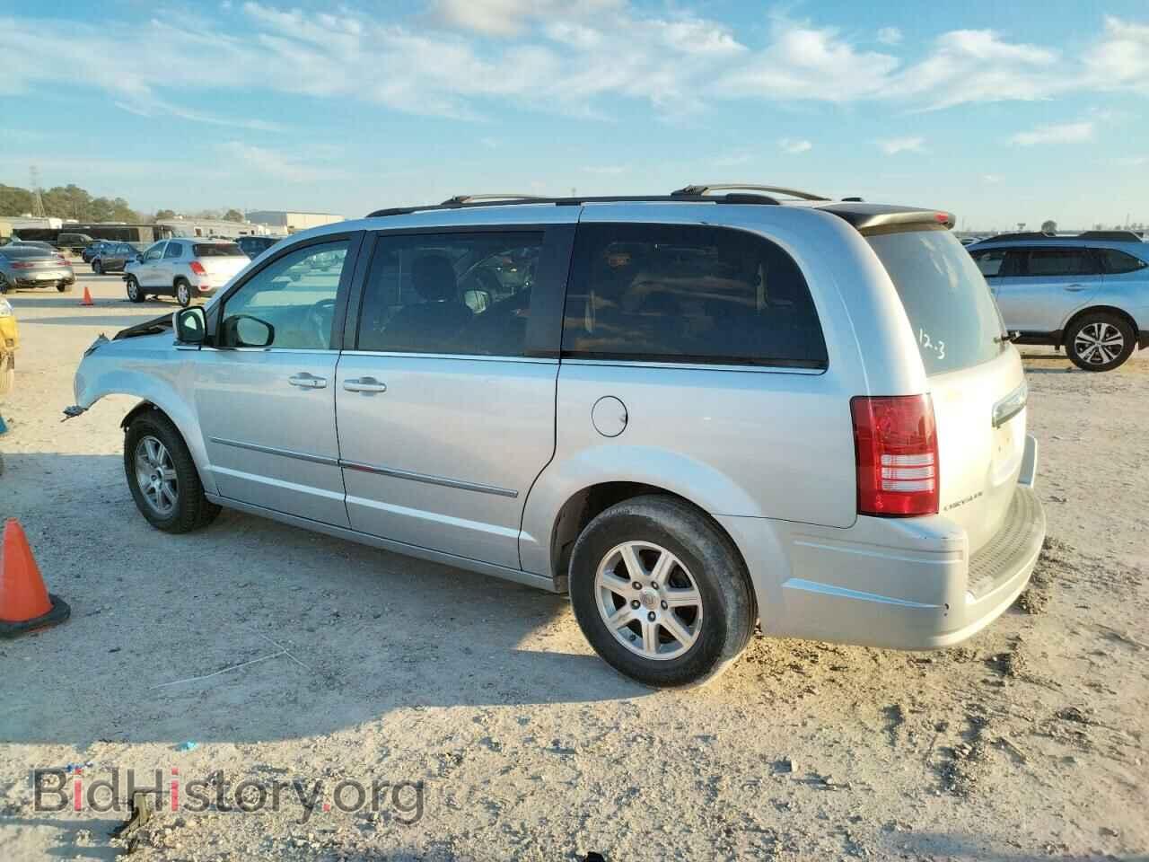 2009 CHRYSLER MINIVAN - VIN: 2A8HR54169R673685 - Фото 2