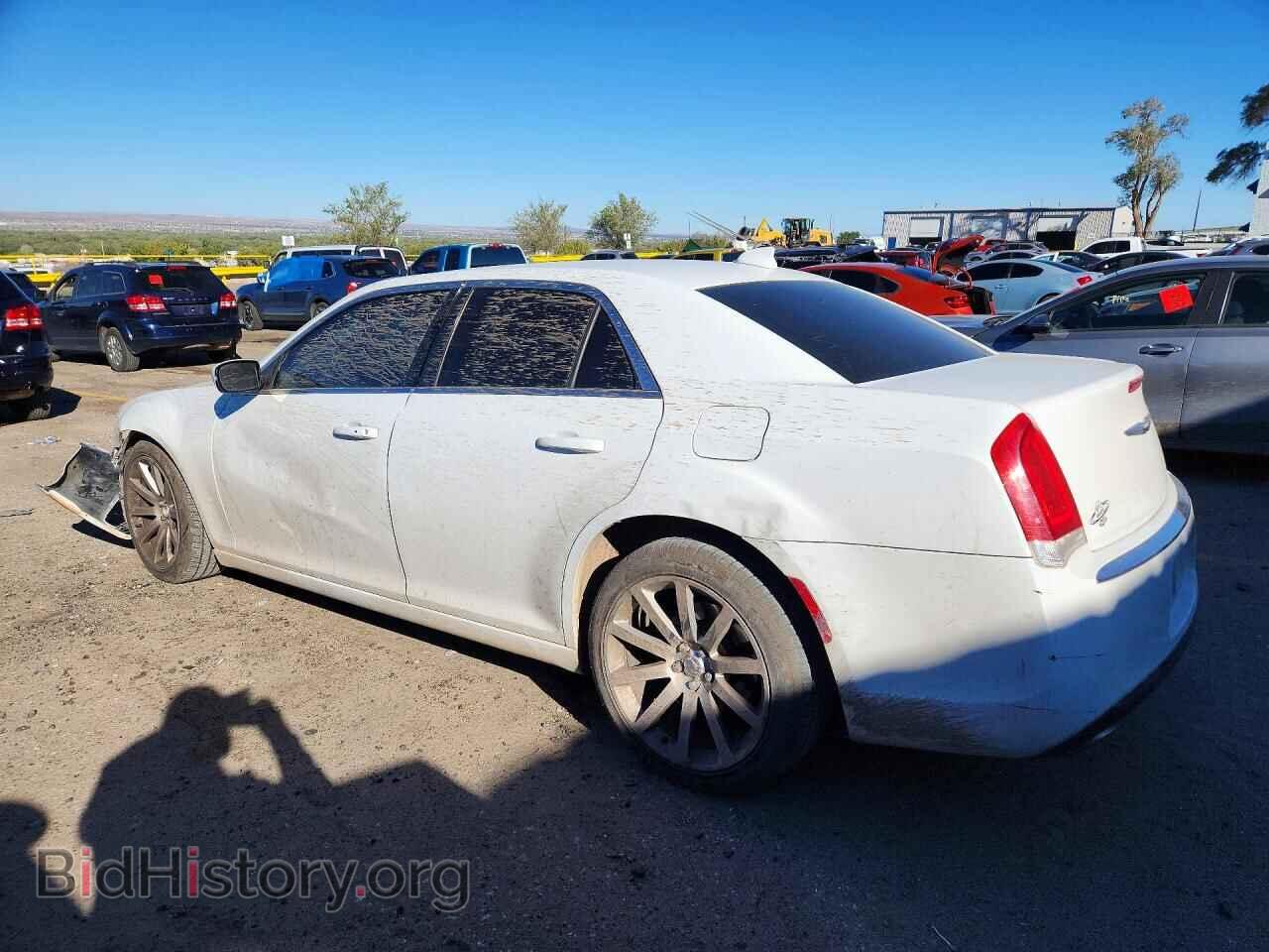 2016 Chrysler 300 (VIN 2C3CCAAG0GH321018) — photo 2 of 14
