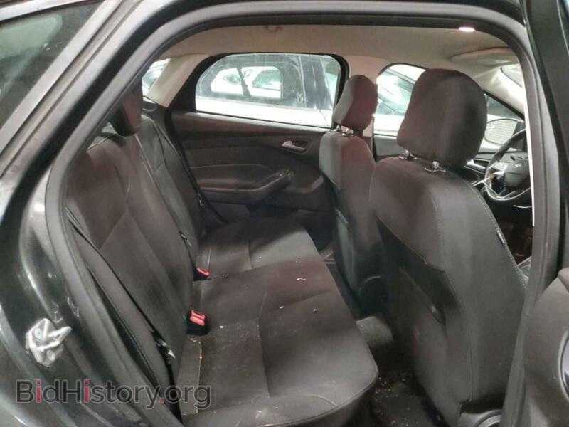 2017 Ford FOCUS (VIN 1FADP3F2XHL204375) — photo 10 of 12
