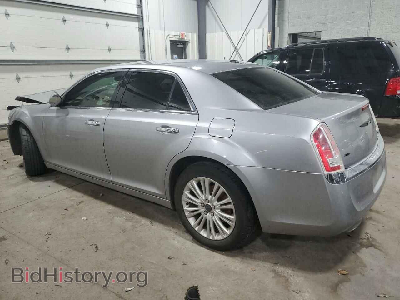 2013 CHRYSLER 300 - VIN: 2C3CCAKG5DH723496 - Фото 2