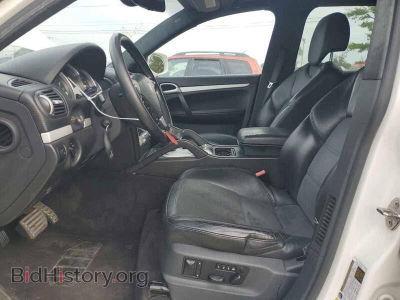 2010 Porsche CAYENNE (VIN WP1AD2AP2ALA62174) — photo 7 of 13