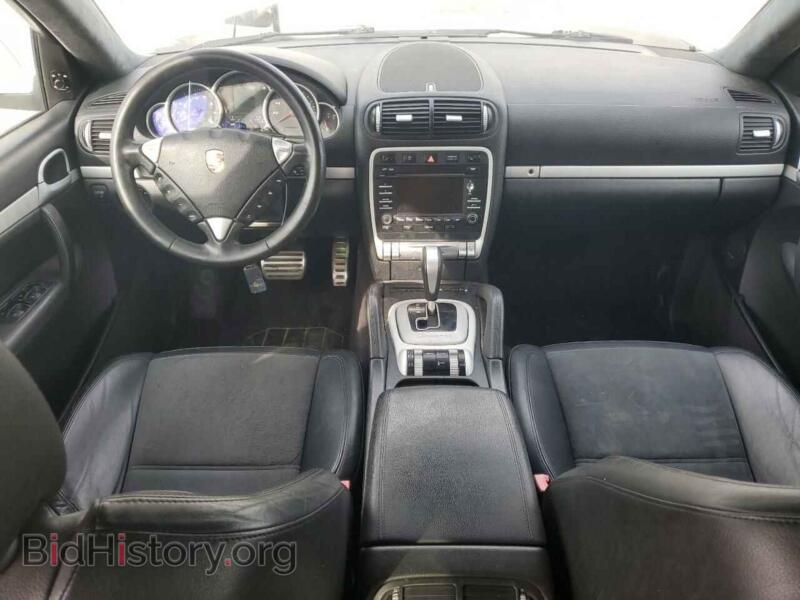 2010 Porsche CAYENNE (VIN WP1AD2AP2ALA62174) — photo 8 of 13