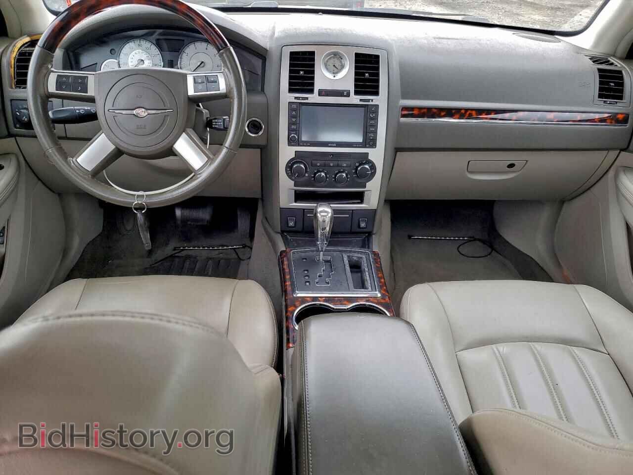 2008 CHRYSLER 300 - VIN: 2C3KA63H98H335585 - Фото 8