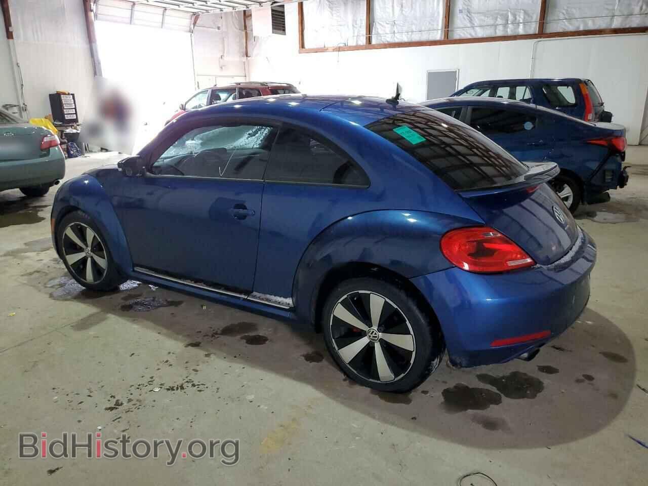 2013 VOLKSWAGEN BEETLE - VIN: 3VWVA7AT1DM618237 - Фото 2