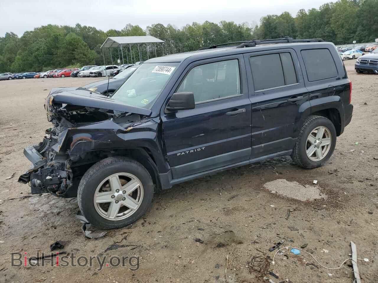 Photo 1J4NT1GA1BD102771 - JEEP PATRIOT 2011