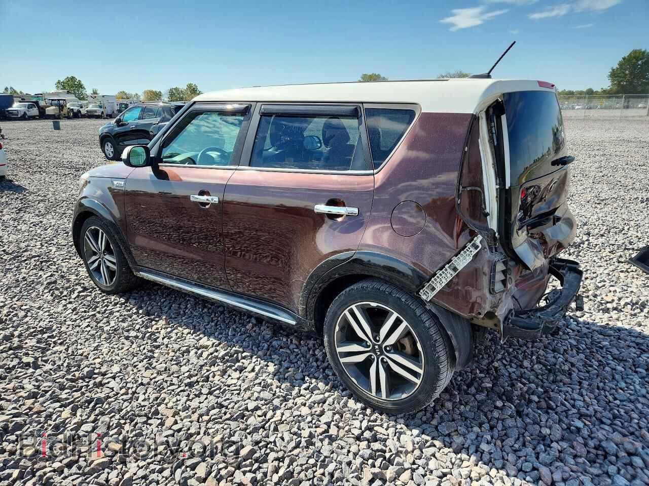 2017 KIA SOUL - VIN: KNDJP3A52H7495428 - Фото 2