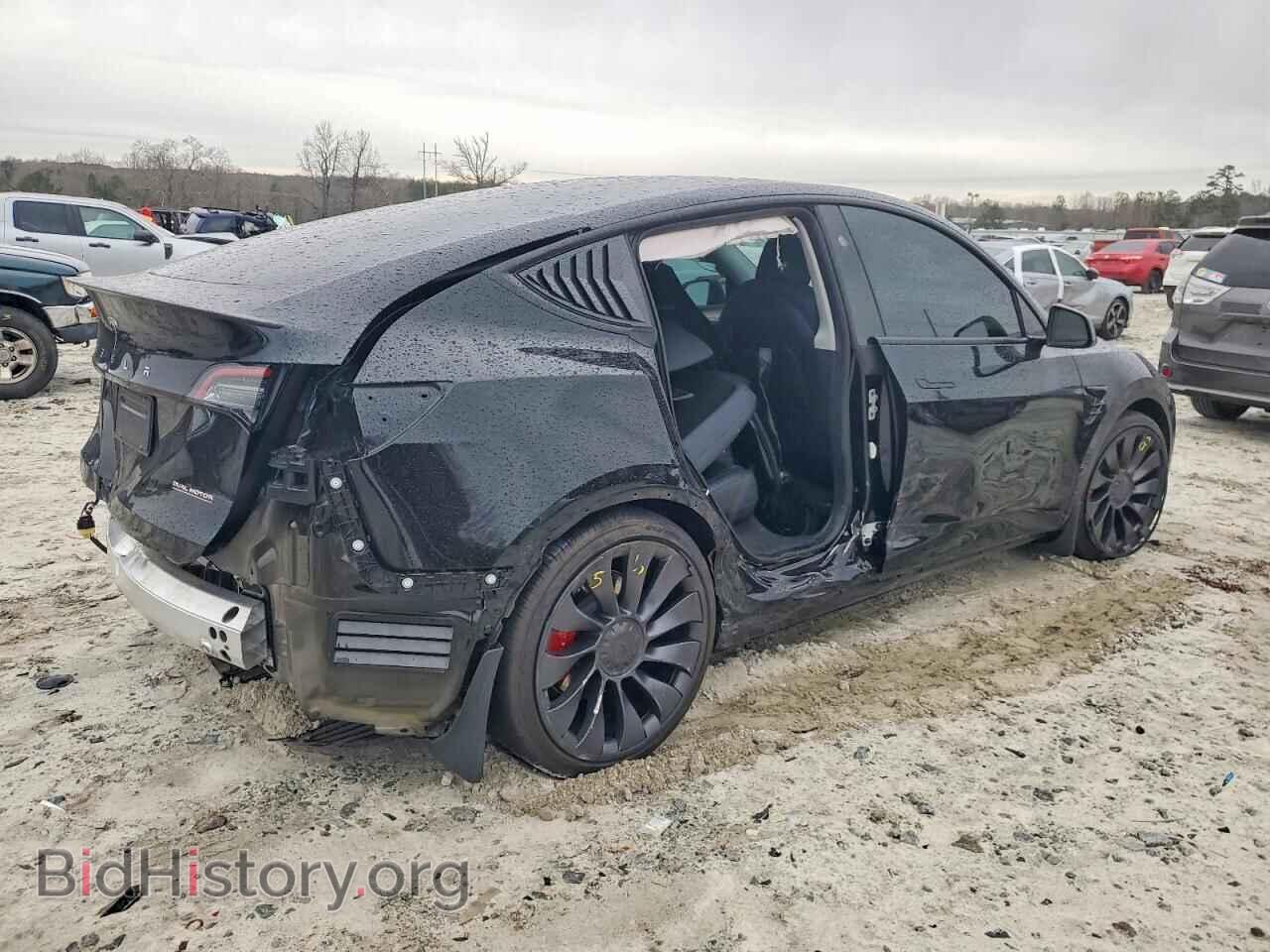 2024 TESLA MODEL Y - VIN: 7SAYGDEF1RA323961 - Фото 3