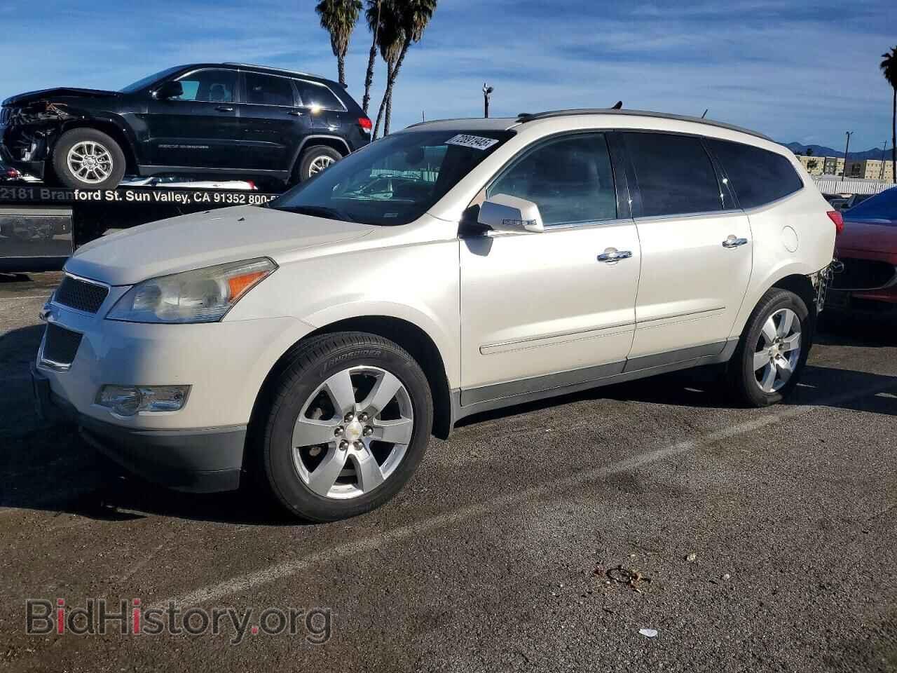 Фотография 1GNKRLED3CJ392490 - CHEVROLET TRAVERSE 2012