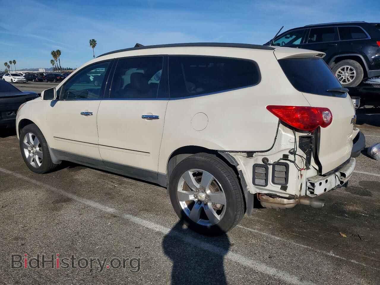 2012 CHEVROLET TRAVERSE - VIN: 1GNKRLED3CJ392490 - Фото 2