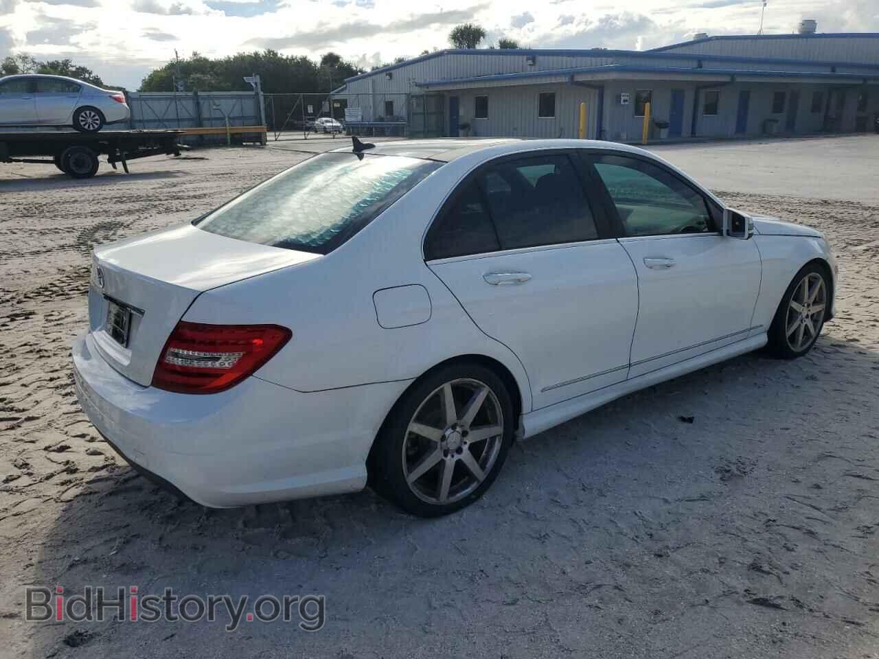 2013 MERCEDES-BENZ C-CLASS - VIN: WDDGF4HBXDA800627 - Фото 3