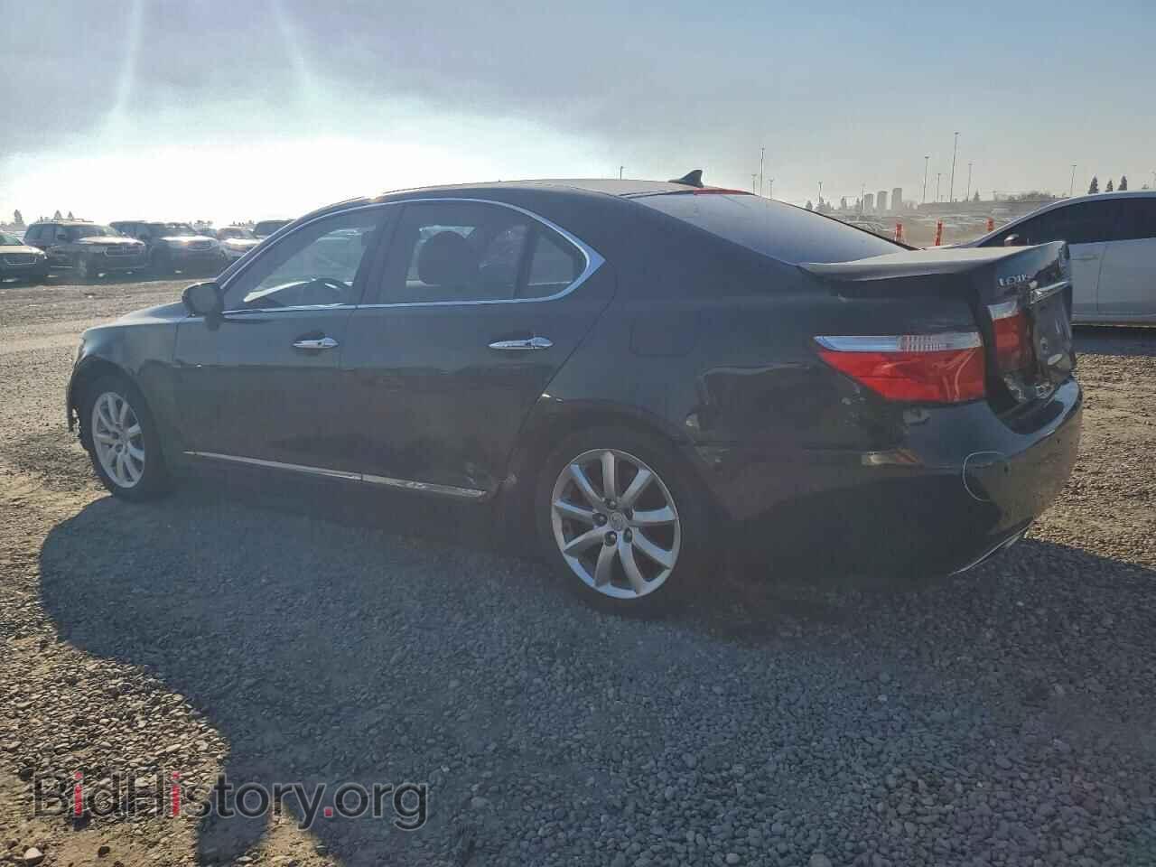 2007 LEXUS LS460 - VIN: JTHBL46F875034427 - Photo 2