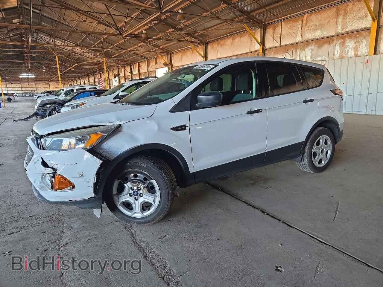 2017 Ford ESCAPE S (VIN 1FMCU0F77HUF08715) — фото 1 из 13, Copart, повреждение: передняя часть