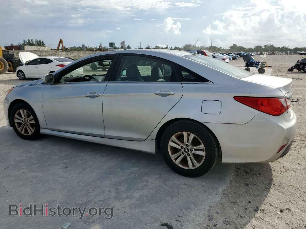 2014 HYUNDAI SONATA - VIN: 5NPEB4ACXEH940963 - Фото 2