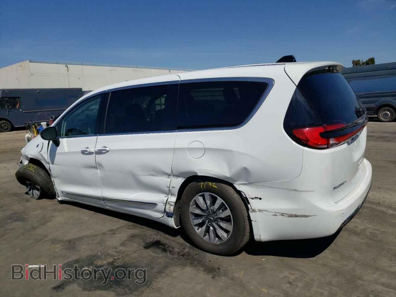 2023 CHRYSLER PACIFICA - VIN: 2C4RC1S7XPR611829 - Фото 2