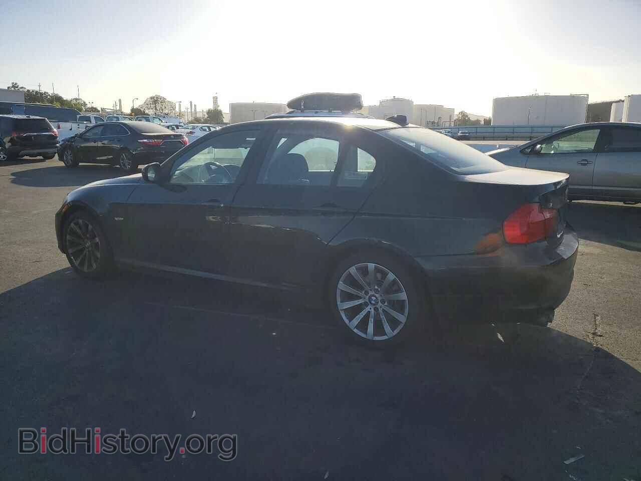 2011 BMW 3 SERIES - VIN: WBAPH5C56BA444764 - Photo 2