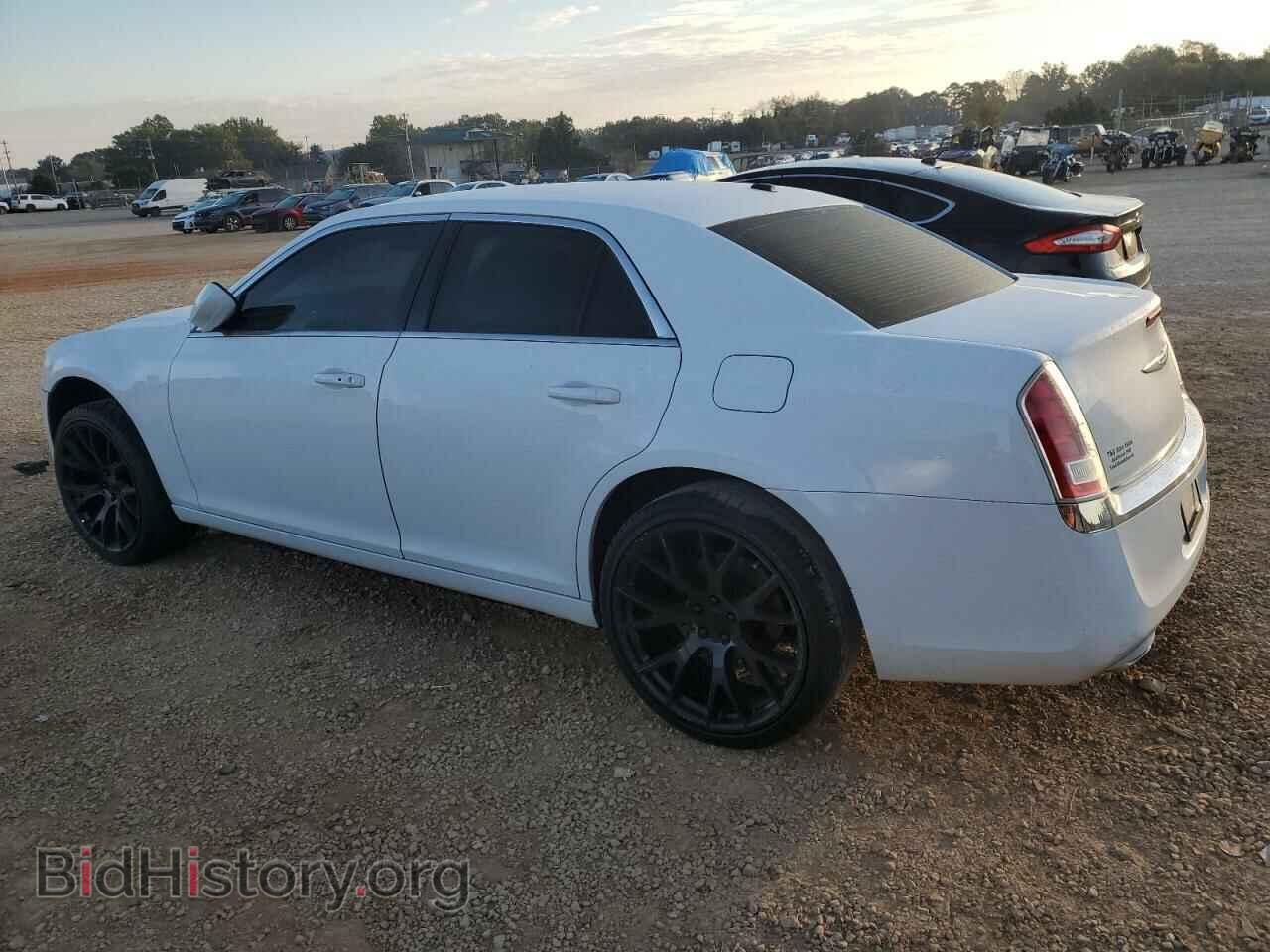 2014 CHRYSLER 300 - VIN: 2C3CCAAG8EH373509 - Фото 2
