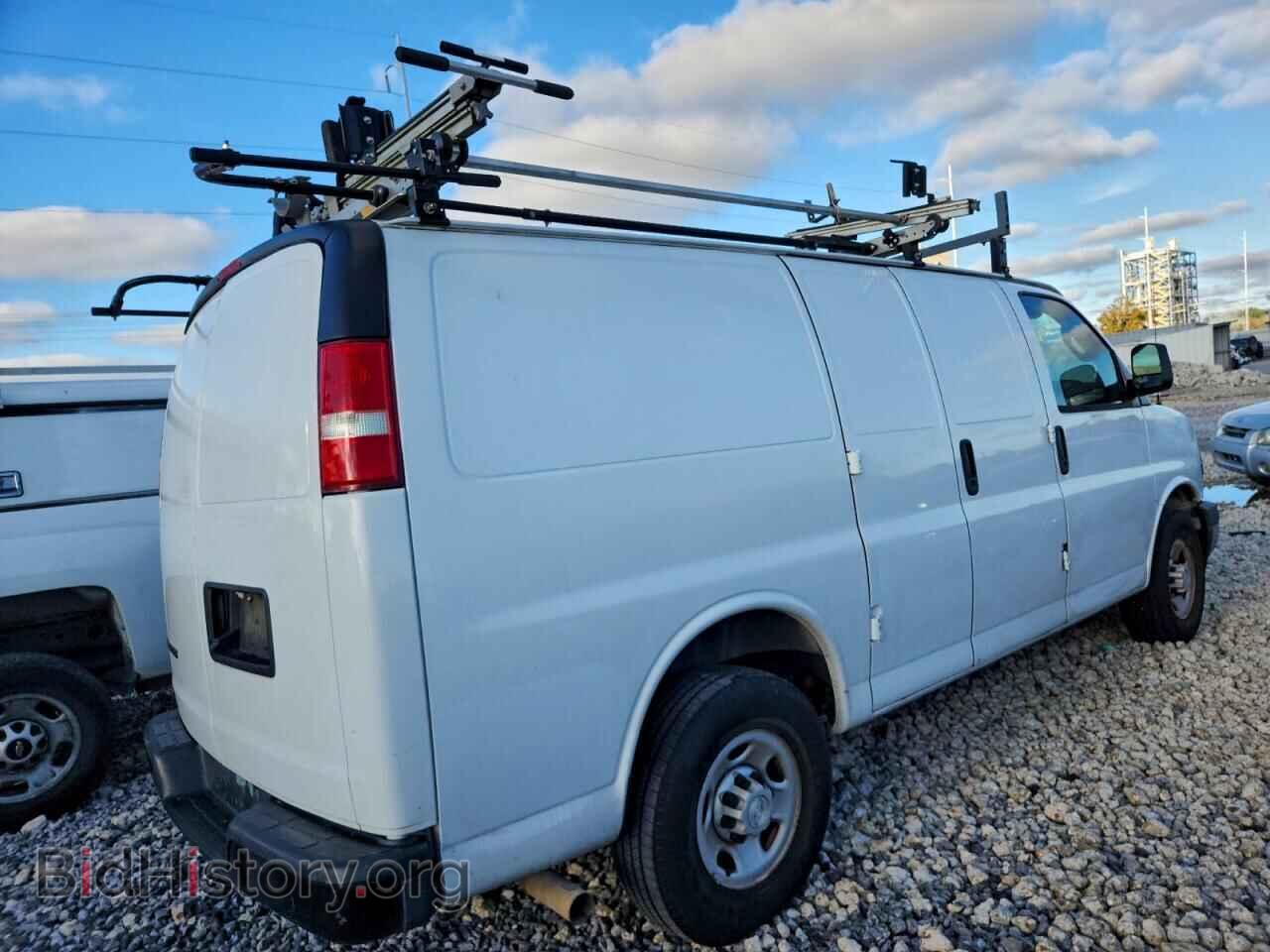 2018 CHEVROLET EXPRESS - VIN: 1GCWGAFP7J1335705 - Фото 3