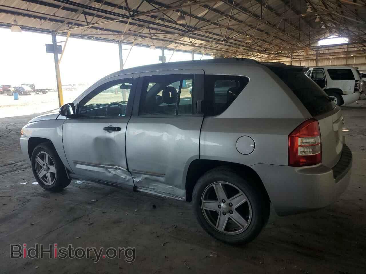 2008 JEEP COMPASS - VIN: 1J8FT47098D778700 - Фото 2
