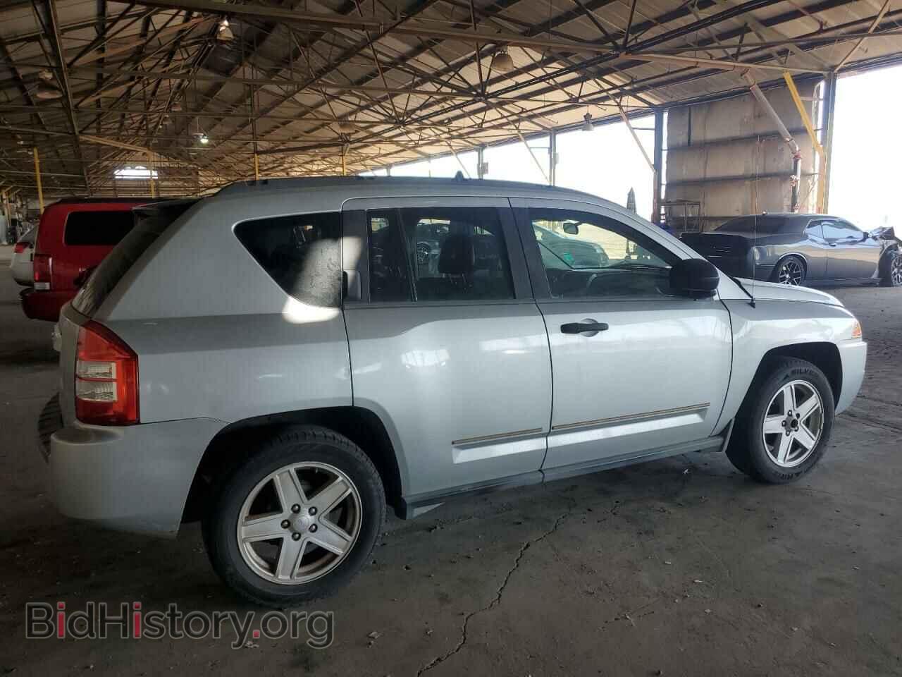 2008 JEEP COMPASS - VIN: 1J8FT47098D778700 - Фото 3