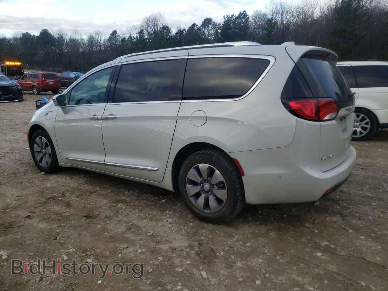 2019 CHRYSLER PACIFICA - VIN: 2C4RC1N79KR630182 - Фото 2