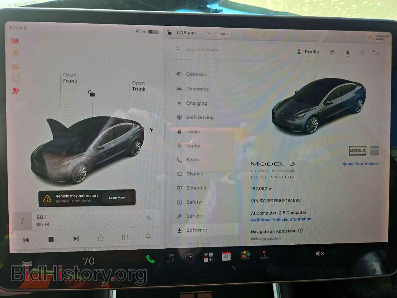 2018 Tesla MODEL 3 (VIN 5YJ3E1EB8JF184993) — photo 9 of 12