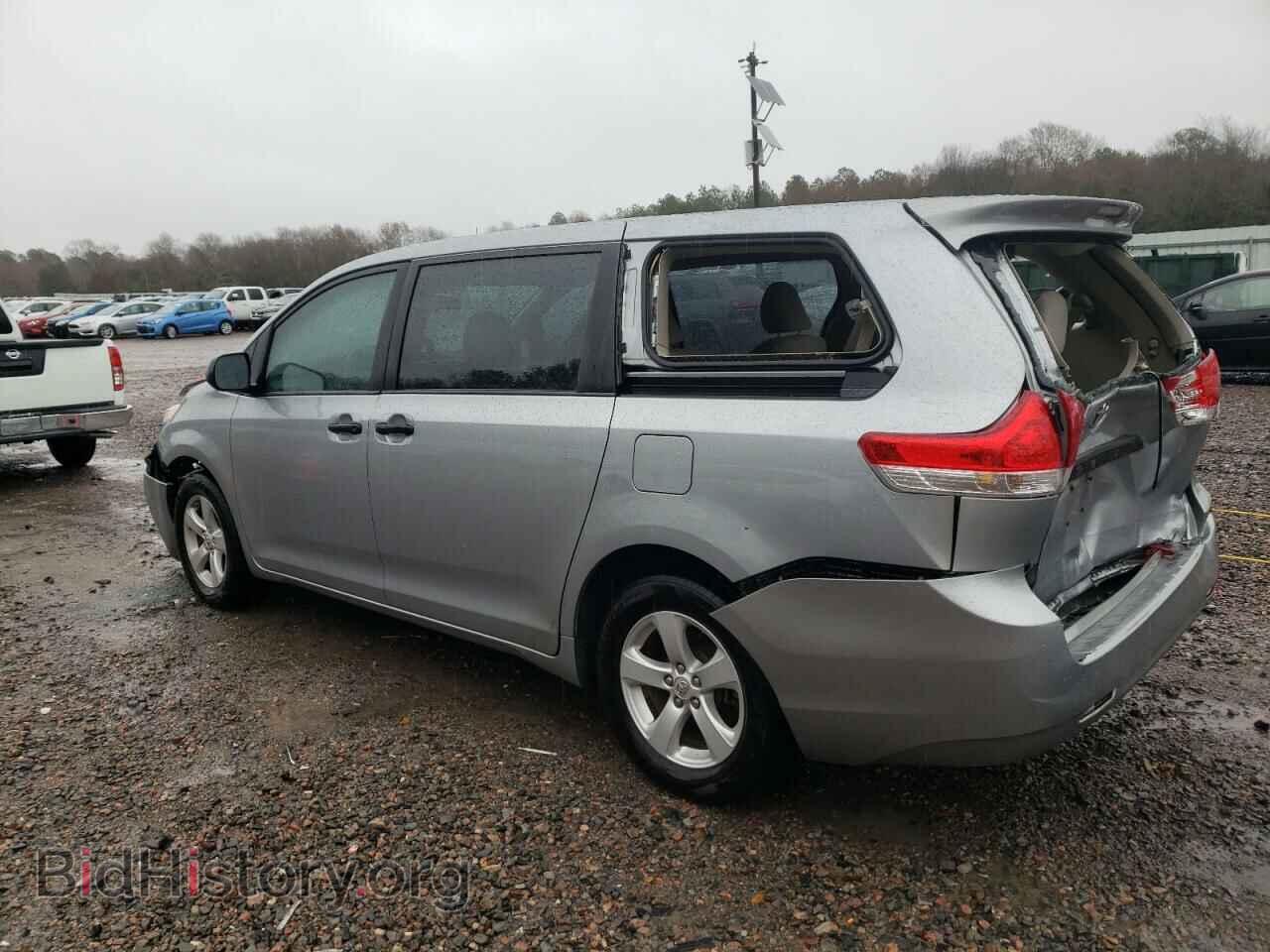 2011 TOYOTA SIENNA - VIN: 5TDKA3DC7BS004087 - Фото 2