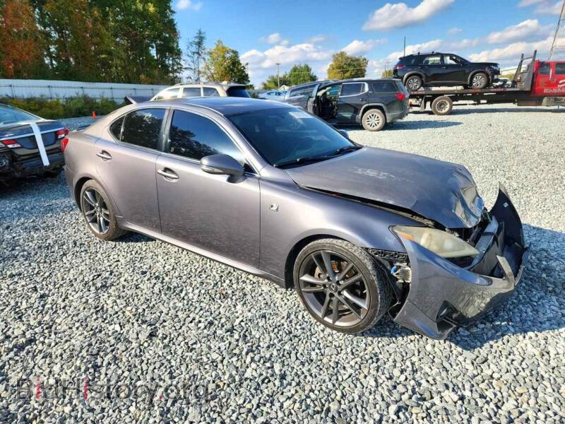 2012 Lexus IS (VIN JTHBF5C28C5174924) — фото 4 из 14