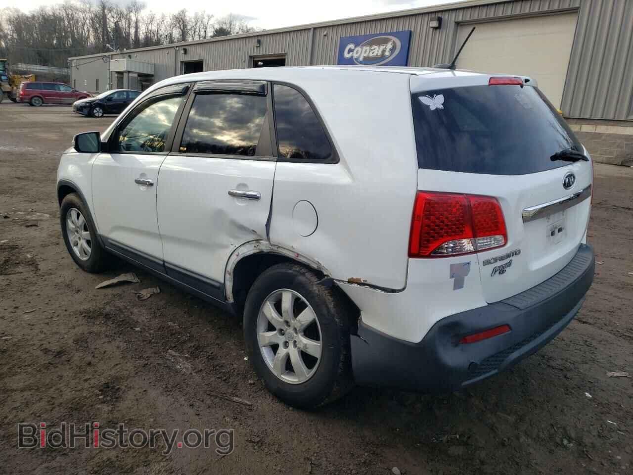 2011 KIA SORENTO - VIN: 5XYKT3A19BG164708 - Фото 2