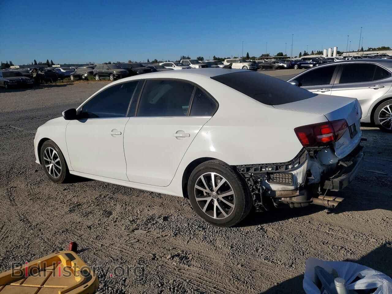 2017 VOLKSWAGEN JETTA - VIN: 3VWDB7AJ5HM410620 - Photo 2