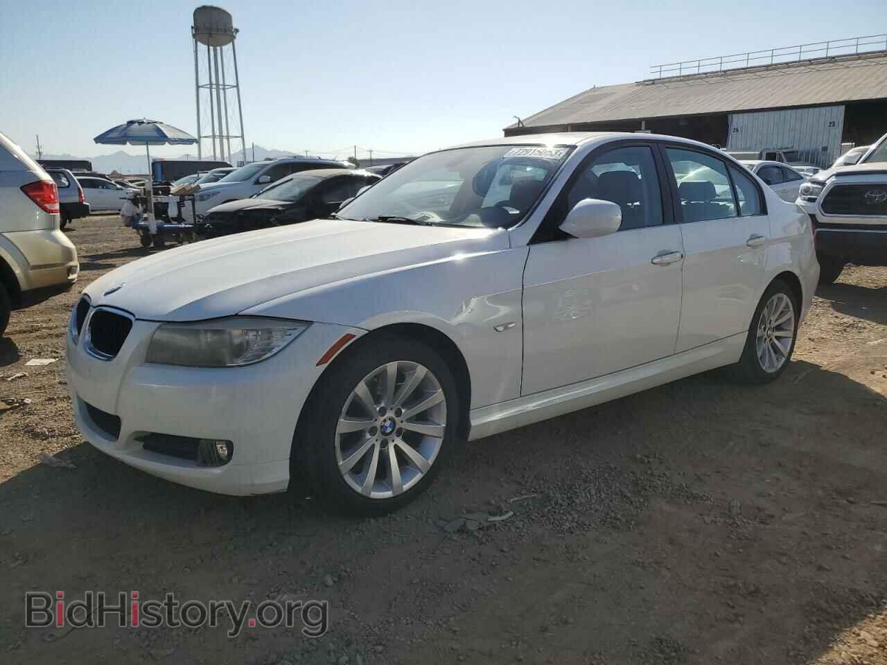 Фотография WBAPH5C59BF093416 - BMW 3 SERIES 2011