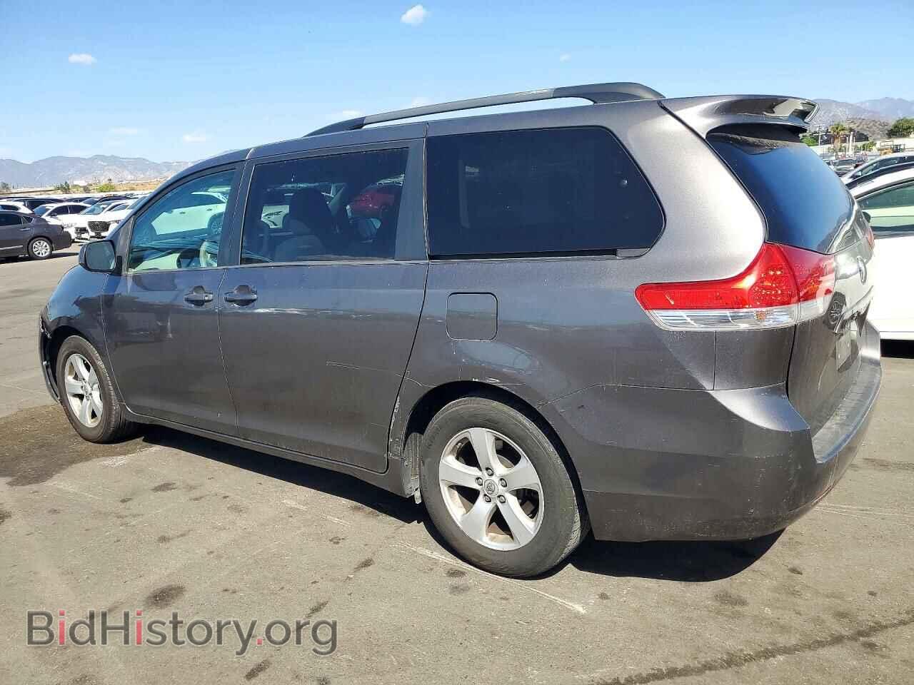 2014 TOYOTA SIENNA - VIN: 5TDKK3DC4ES443216 - Фото 2