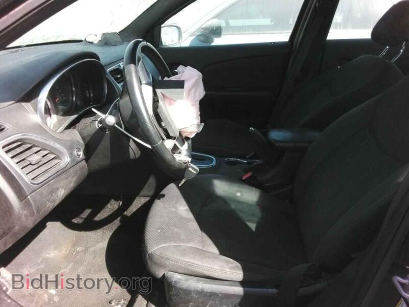 2012 Chrysler 200 (VIN 1C3CCBBG5CN296932) — photo 7 of 13