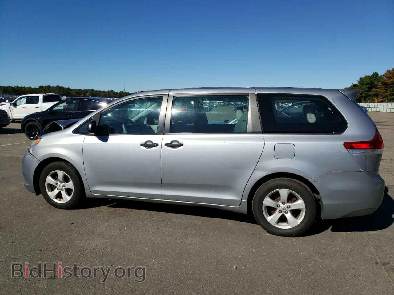 2011 TOYOTA All Models - VIN: 5TDZK3DC8BS048692 - Фото 2