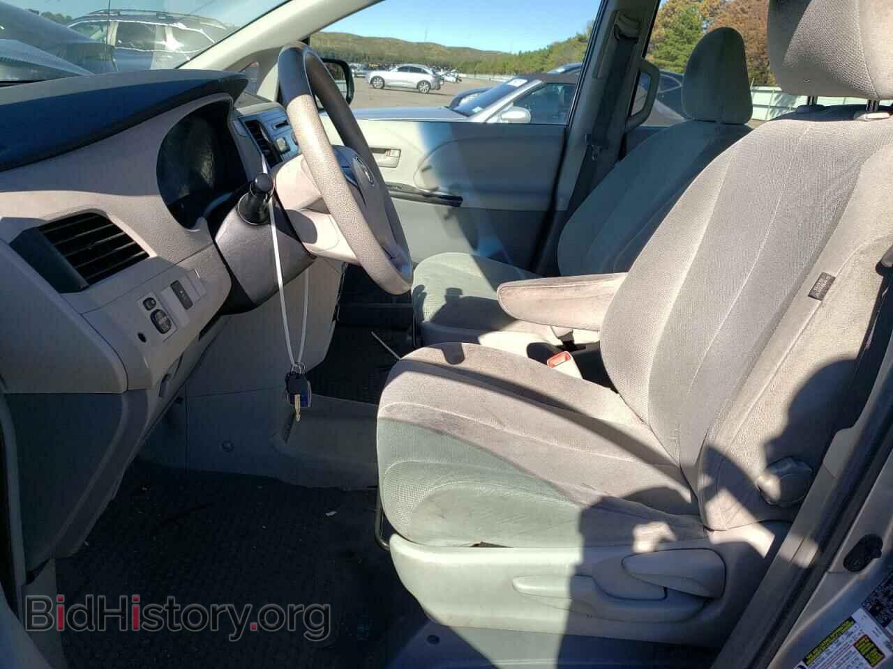 2011 TOYOTA All Models - VIN: 5TDZK3DC8BS048692 - Фото 7